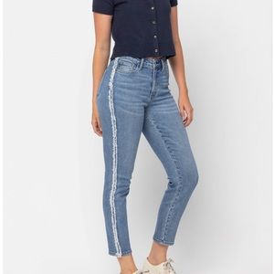 JUDY BLUE HIGH WAIST SIDE FRAY SLIM FIT JEANS STORE RETURN NO TAGS
